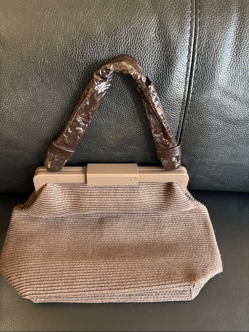 Simply Vera Vera Wang Ribbed Knit Top-Handle Clutch in Taupe